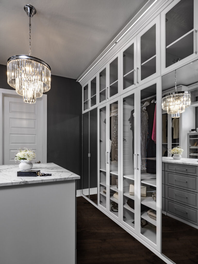 custom closets near me, custom walk in closet design near me, walk in closet custom design colorado, closet designers colorado, colorado closet designers, panel mirror doors near me, walk in closet islands